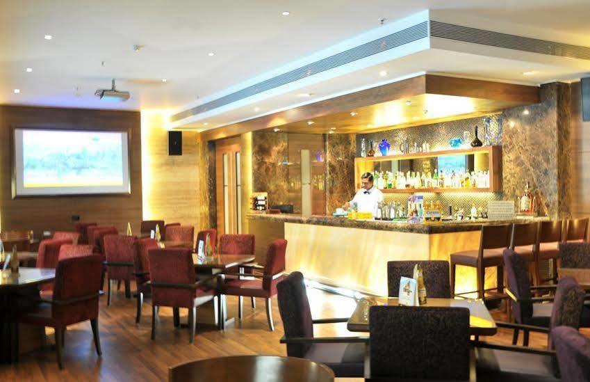 The Classique Club Bombaj Zewnętrze zdjęcie