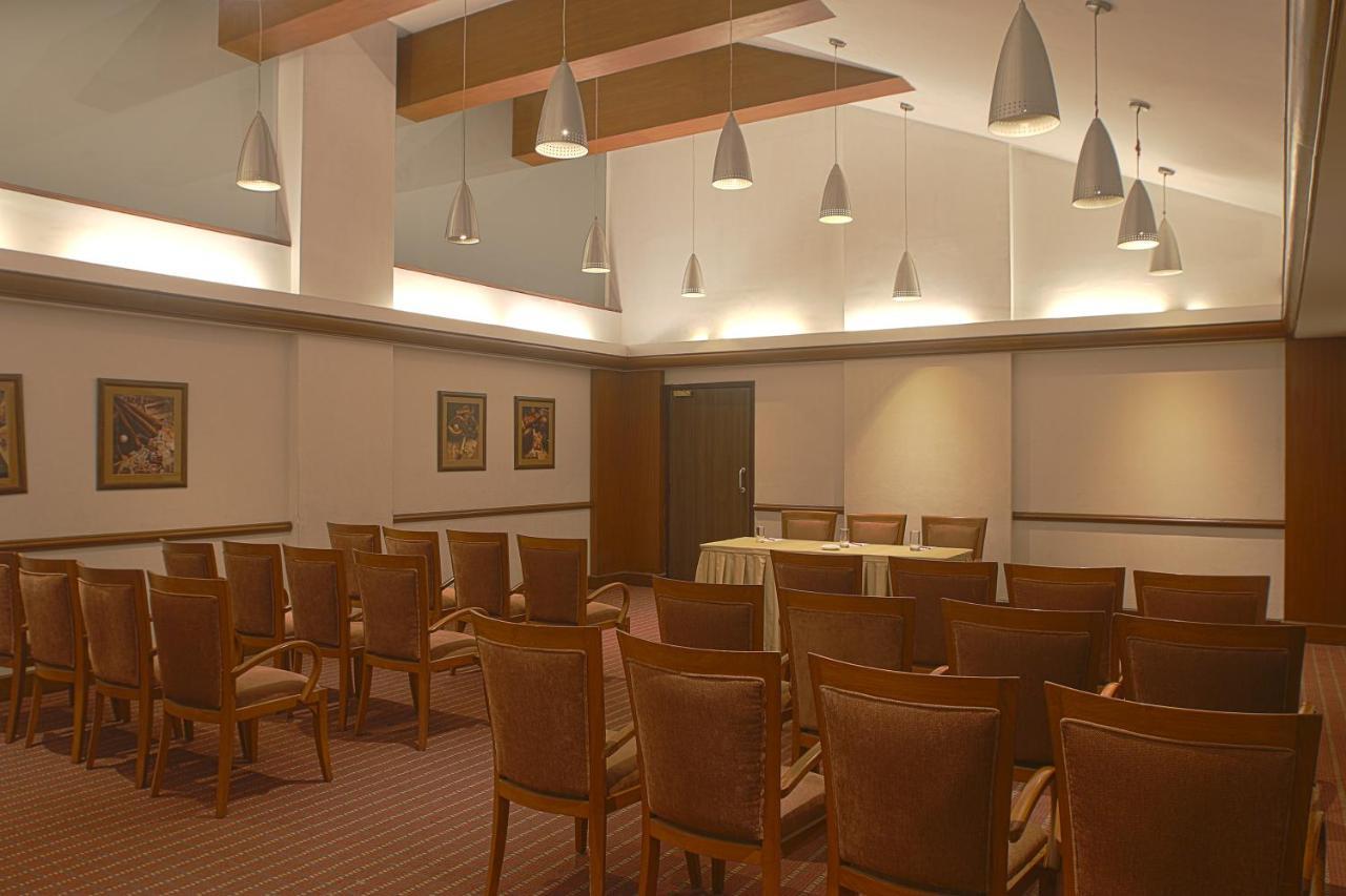 The Classique Club Bombaj Zewnętrze zdjęcie